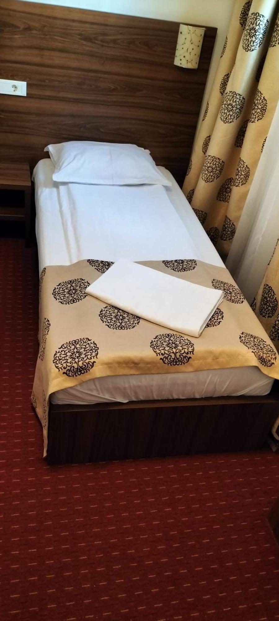Hostel Orhideea بوزاو المظهر الخارجي الصورة
