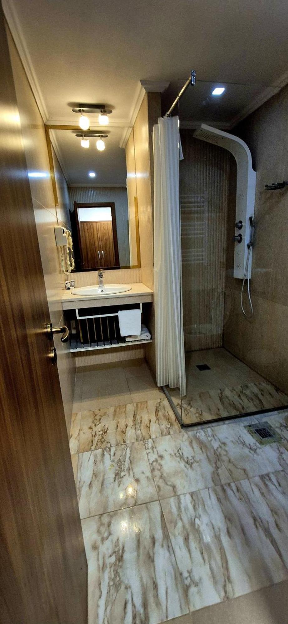 Hostel Orhideea بوزاو المظهر الخارجي الصورة