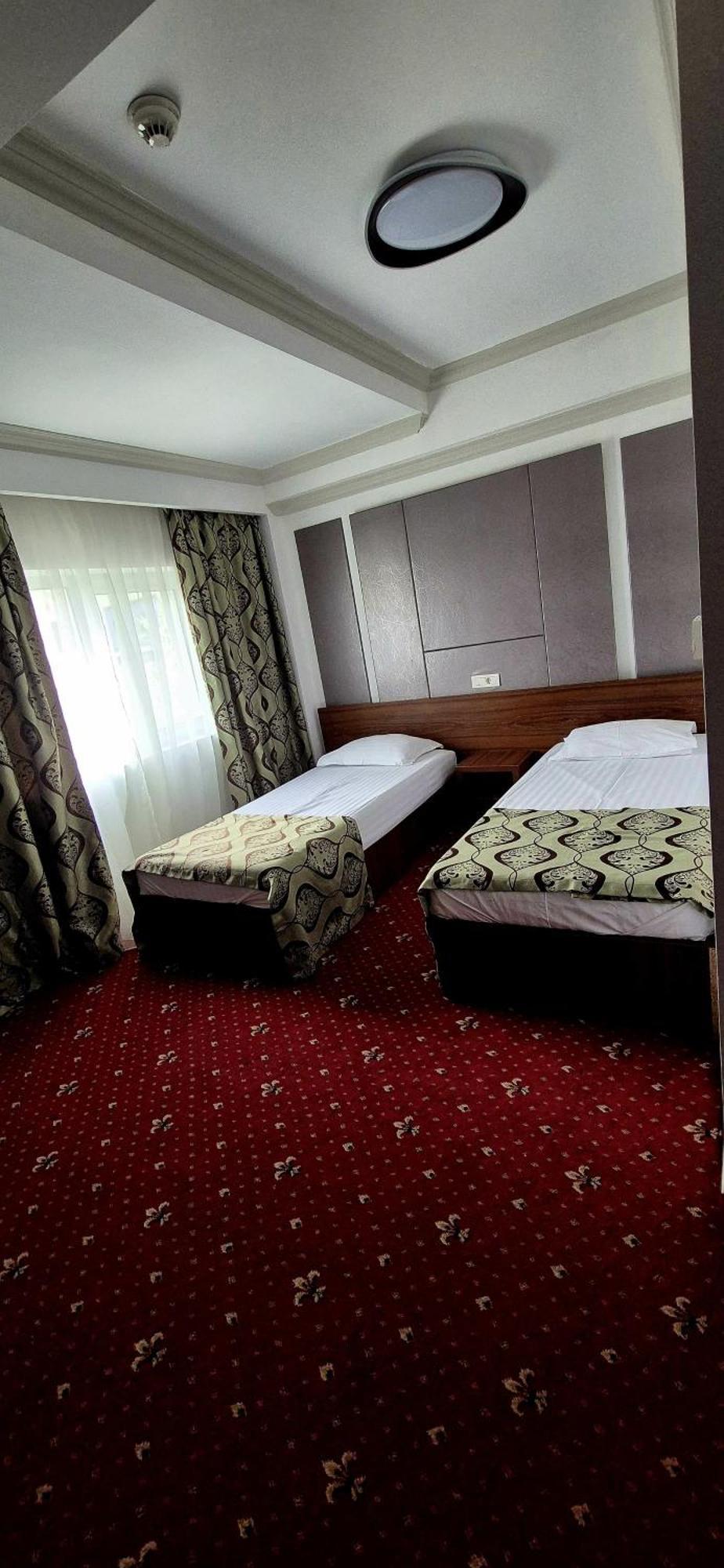 Hostel Orhideea بوزاو المظهر الخارجي الصورة