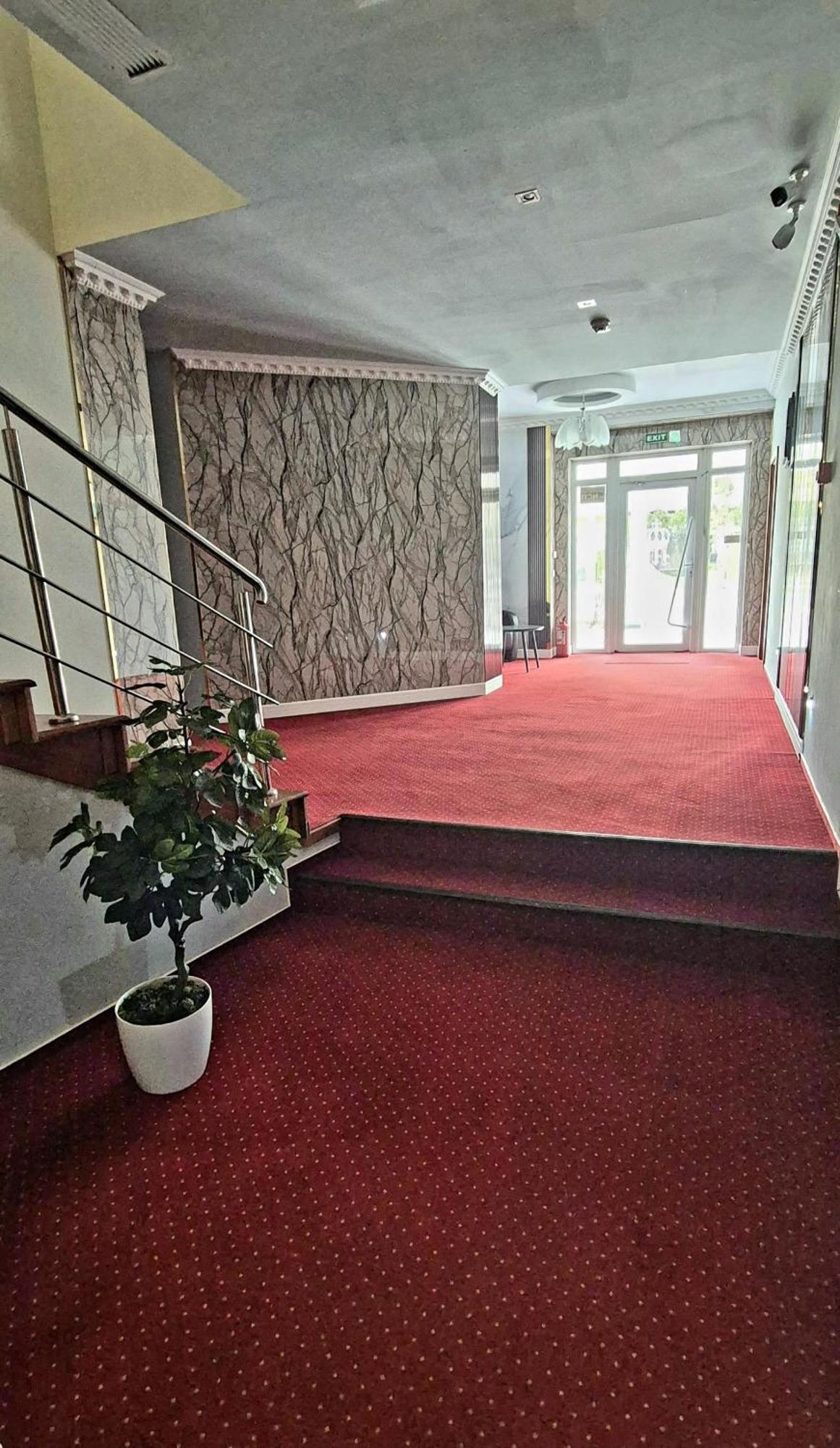 Hostel Orhideea بوزاو المظهر الخارجي الصورة